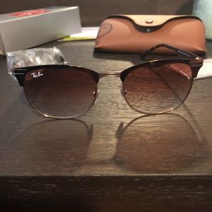 NWT Women’s Ray Bans